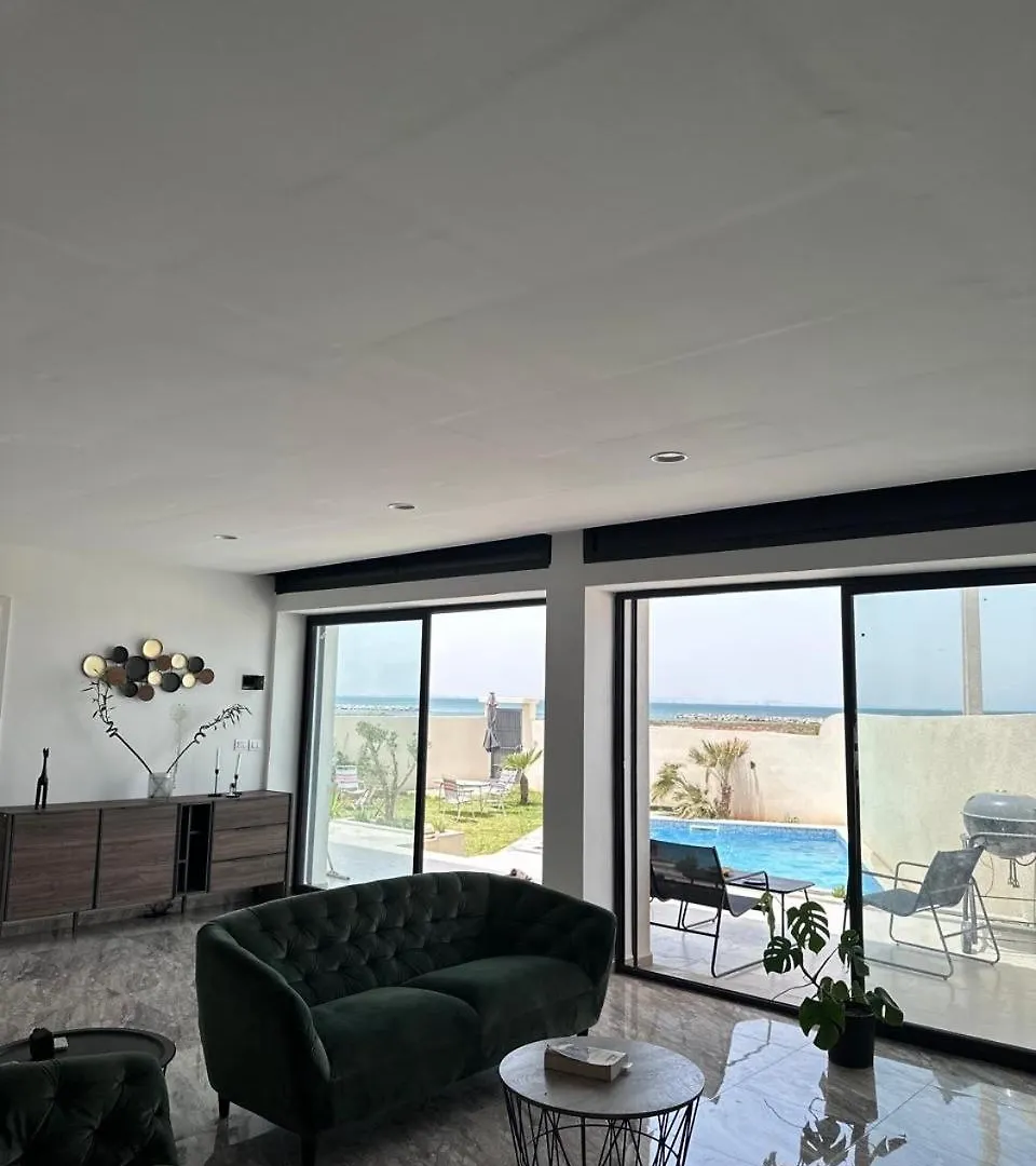 Villa With Pool Right By Water Tunis