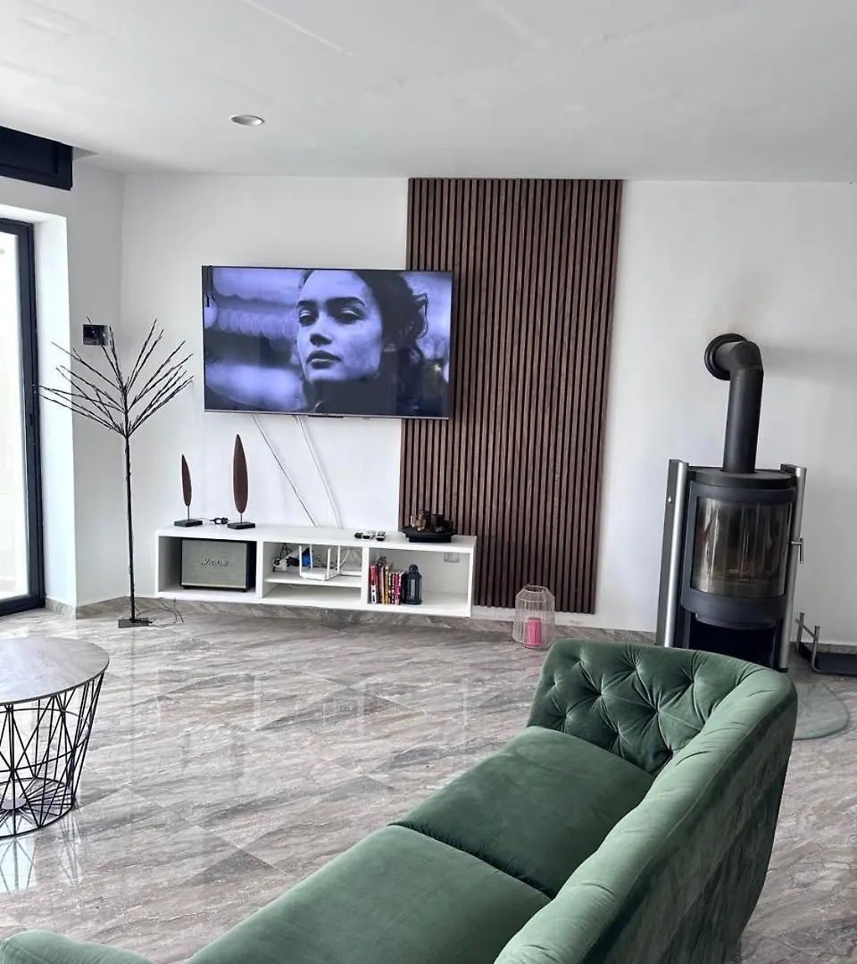 Villa With Pool Right By Water Tunis
